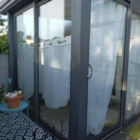 Cosy A 200 Du Tram B Separee Petite Veranda Lumineuse Donnant Sur Jardinet דירה פסאק