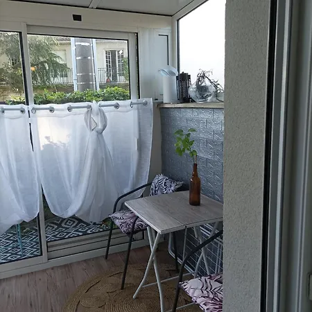 דירה Cosy A 200 Du Tram B Separee Petite Veranda Lumineuse Donnant Sur Jardinet *